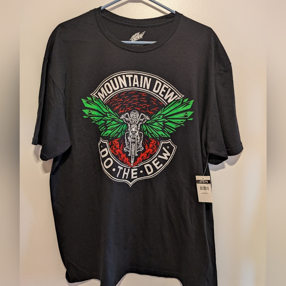 Black Graphic T-Shirt Mountain Dew